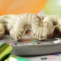 Silicone muffin mold The very hungry caterpillar