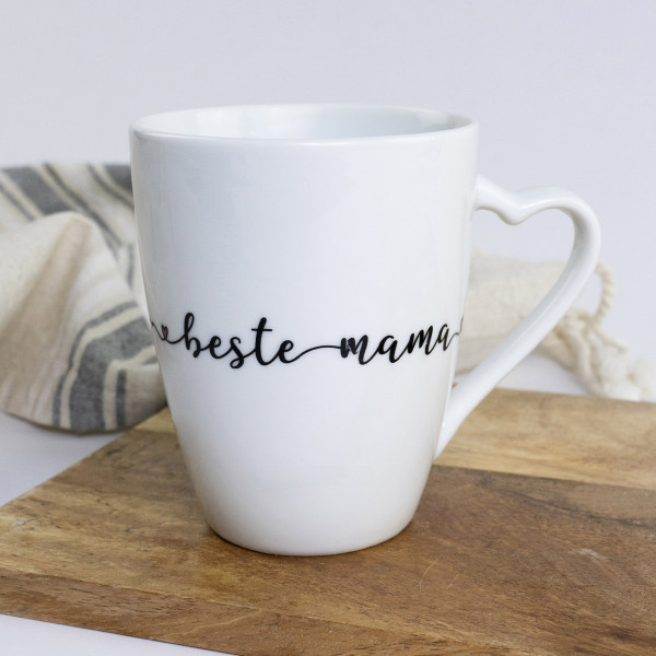 13350_Tasse_Beste_Mama_Herzhenkel_300ml_A1